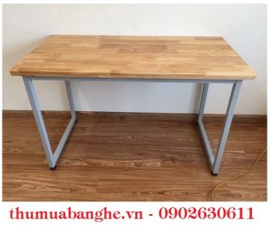 ban-lam-viec-chan-sat-mat-go-cao-su