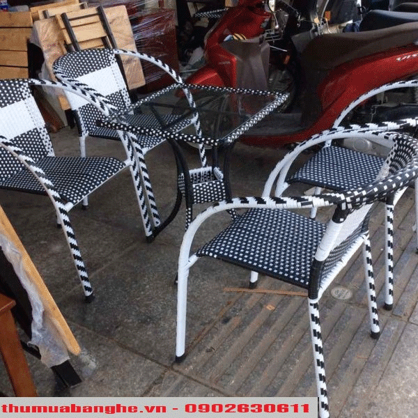 Giá-Bàn-Ghế-Cafe-Nhựa-Giả-Mây Giá Bàn Ghế Cafe Nhựa Giả Mây Tại Đồ Cũ Thanh Tuấn