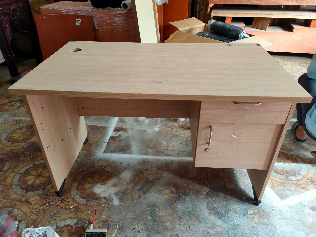 b%C3%A0n-l%C3%A0m-vi%E1%BB%87c-1m2-650k Bàn Để Máy Vi Tính Cũ Thanh Lý Giá Rẻ Tại TPHCM