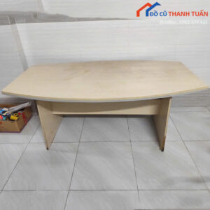 ban-hop-cu-1m8x1m-thiet-ke-oval-hien-dai