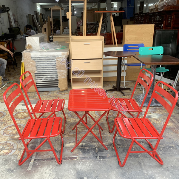ban-ghe-cafe-3 Bộ Bàn Ghế Xếp Sắt Tồn Kho (4 Màu)