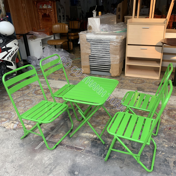ban-ghe-cafe-4 Bộ Bàn Ghế Xếp Sắt Tồn Kho (4 Màu)