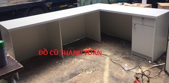 quay-chu-l-moi-1 Quầy L 2M4 Đóng Mới Giá Thanh Lý - Mã 322