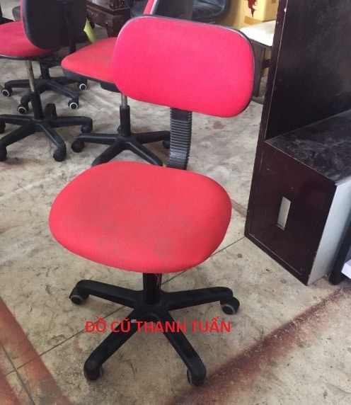 ghe-xoay-cu-mau-do-200k XẢ KHO: Lô Ghế Cũ Giá 150k - 350K