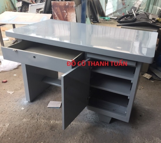ban-lam-viec-bang-sat-cu-1m21 Bàn Làm Việc Bằng Sắt Cũ 1M2x70Cm - Mã 873