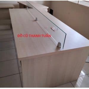 Bàn Làm Việc Cũ 2M1x1M Có Vách Ngăn - BHC52