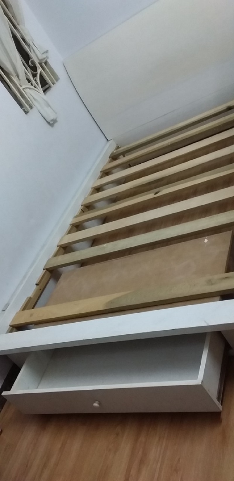 2-22 Giường ngủ có hộc tủ cho không gian thêm tiện nghi