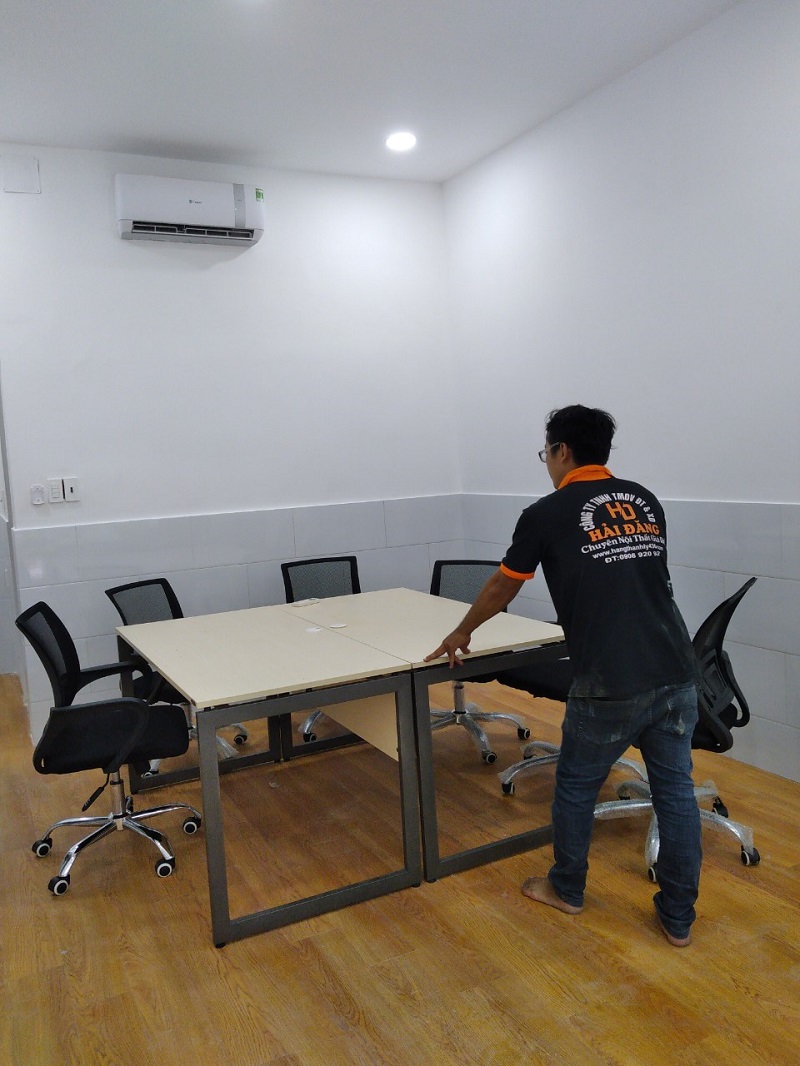 3-17 Lắp đặt combo nội thất văn phòng cũ đến chị Huyền