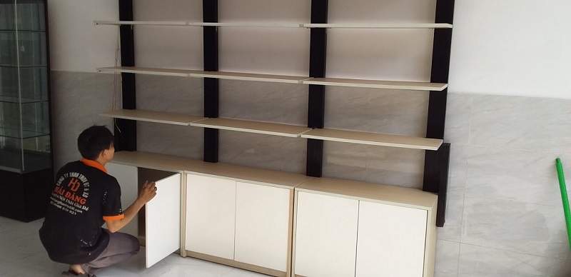 5-11 Hình ảnh lắp đặt sản phẩm tủ trưng bày tại nhà khách