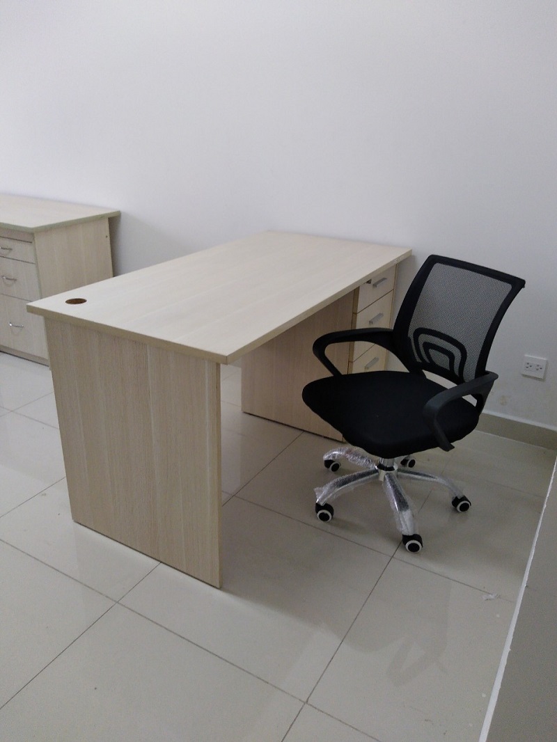 Hình ảnh setup bàn ghế nội thất văn phòng - Thanh Tuấn
