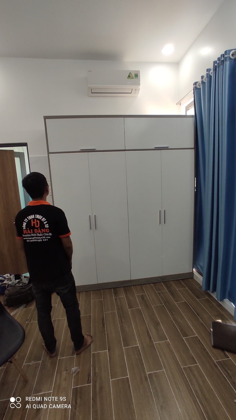 2-23 Hình ảnh những mẫu tủ áo cũ được lắp đặt tại nhà khách