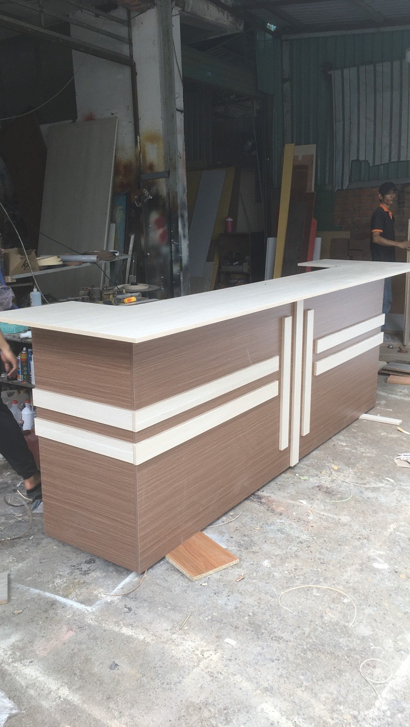 1-29 Bàn quầy, tủ trưng bày đóng mới được khách chọn