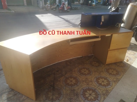2-36 Thanh Lý Quầy Gỗ Cũ 2M5x60Cm - QC11