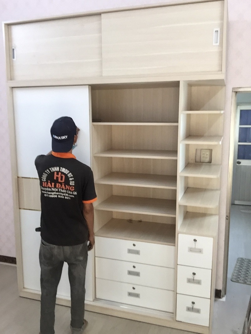 7 Hình ảnh giao tủ trưng bày mới 95%