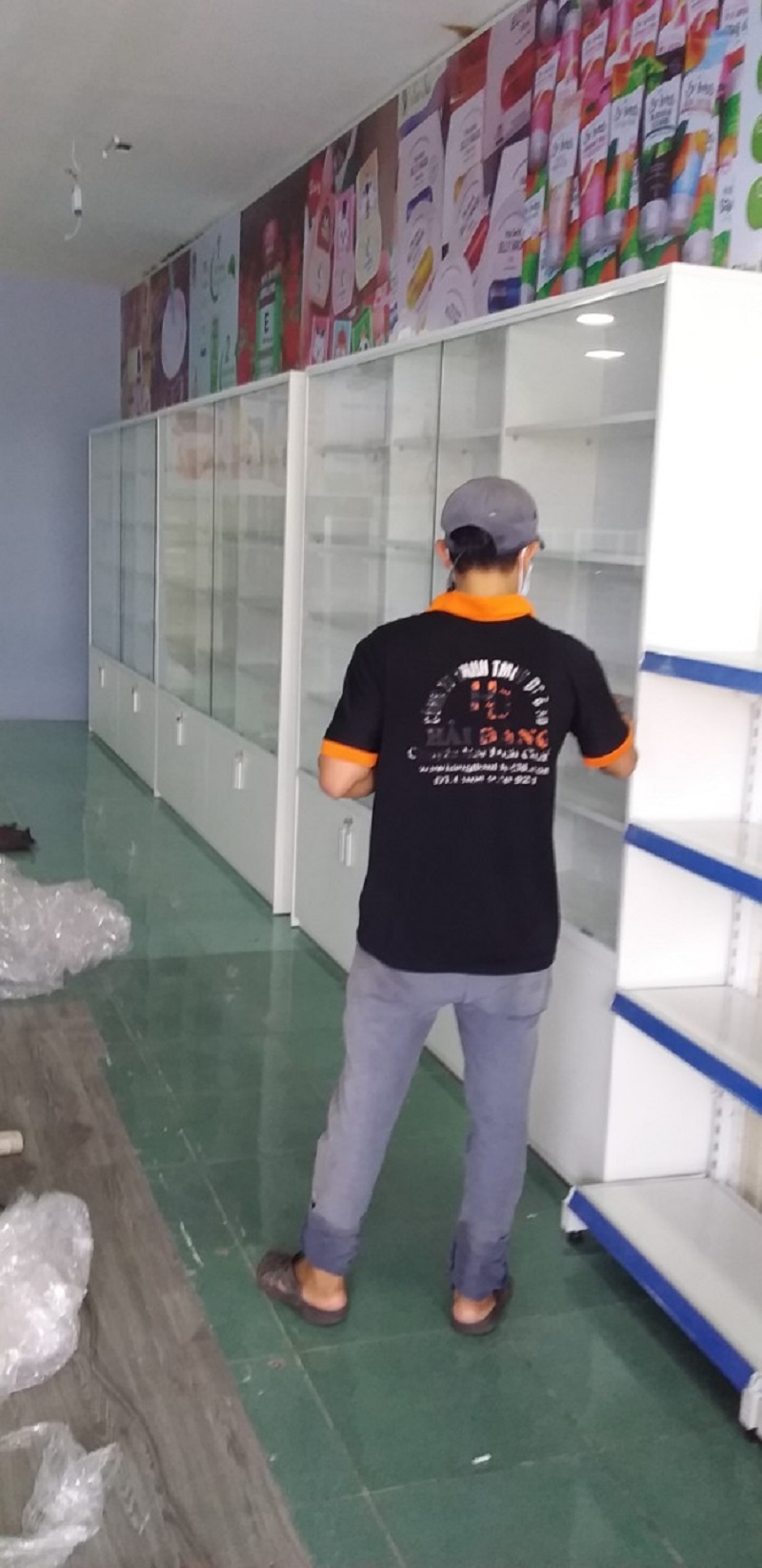 lap-dat-tu-trung-bay Sang trọng với tủ trưng bày từ Đồ Cũ Thanh Tuấn