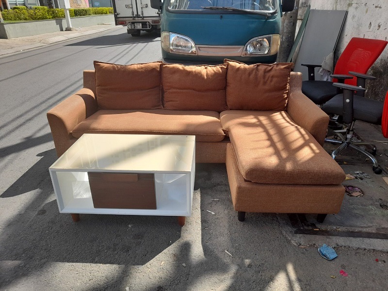 5-2 Giao hàng nội thất gia đình cũ đến khách hàng