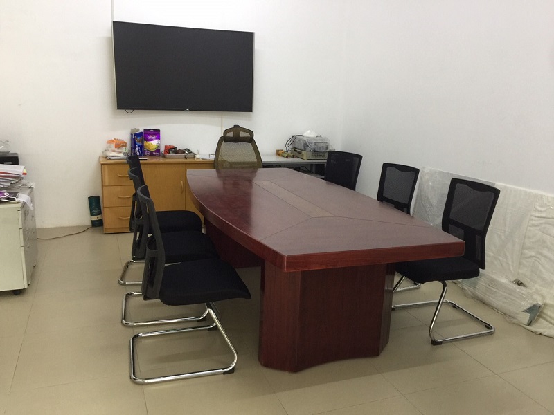 17 Hình ảnh lắp đặt bàn làm việc, bàn họp tại văn phòng