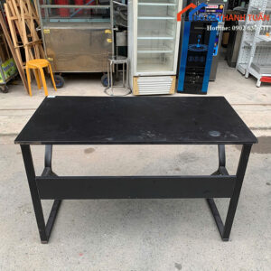 Bàn Làm Việc Cũ 1M2x60CM Chân Sắt Mặt Đen Giá Tốt