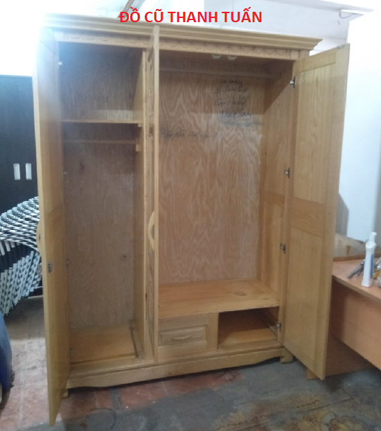 0-2 Tủ Quần Áo Gỗ Sồi 3 Cánh Cũ Giá Rẻ - TQAC127