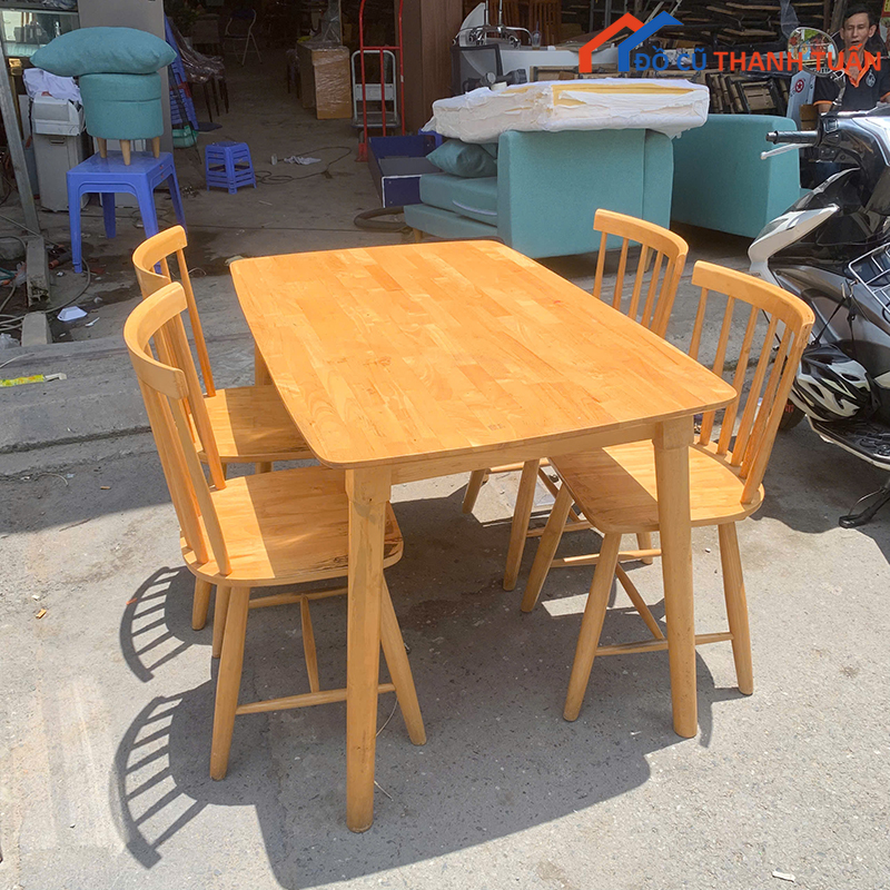 ban-an-cao-cap-kem-4-ghe-cu-2 Bàn Ăn Cao Cấp Kèm 4 Ghế Cũ
