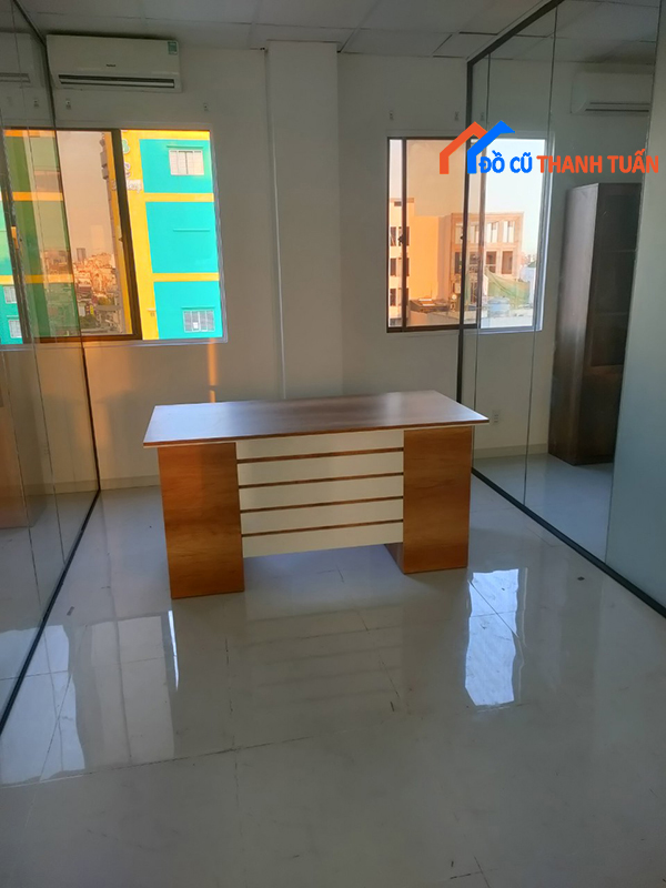 noi-that-van-phong-dep-hcm-5-1 Lắp đặt full nội thất văn phòng cũ cho khách quận 10
