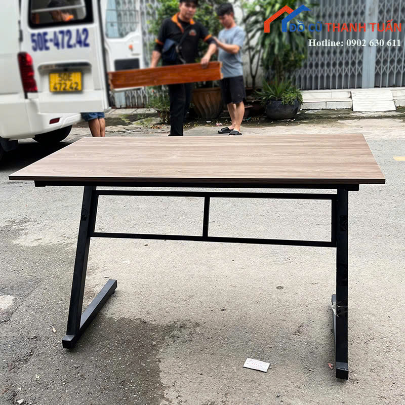 z7195042825687_9b41bae42d8ccd482a1cd028964611ab Bàn Làm Việc Cũ 1M2x60CM Chân Chữ Z (Nhiều Mẫu)