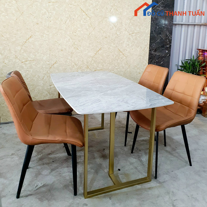 bo-ban-an-thanh-ly-3 Thanh Lý Bộ Bàn Ăn 4 Ghế Có Đệm Màu Cam Mới 99%