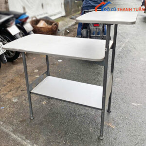 Kệ Trưng Bày Chân Sắt Mặt Gỗ 3 Tầng Cũ