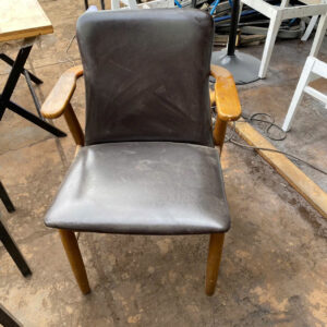 z5958323495417_f716b4a9f9e3556df78c2f1c308aeaf4-300x300 Xả Kho Bàn Ghế 50k - 150k