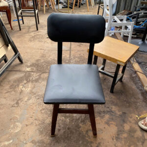 z5958323637025_1f53fbf4ab9273c5538eeddc1488c4a5-300x300 Xả Kho Bàn Ghế 50k - 150k