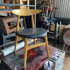 z5958329031780_64f8222a4acad87cbb3165c1d1aadca4-300x300 Xả Kho Bàn Ghế 50k - 150k