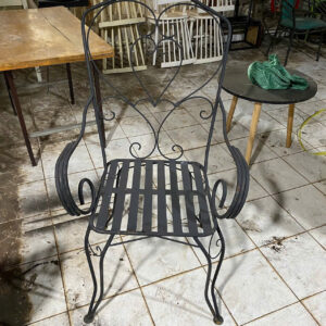 z5959203288546_8404fb9fa3ba7136fce97eeec8968a78-300x300 Xả Kho Bàn Ghế 50k - 150k