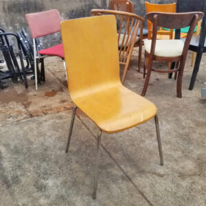 z5959659407360_e85a3f079adfc5c1bb535b597fd8b3ef-300x300 Xả Kho Bàn Ghế 50k - 150k