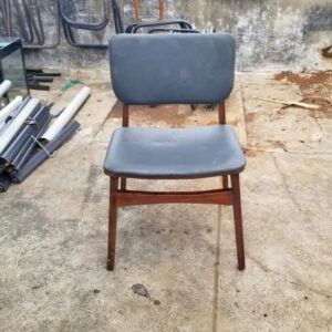 z5959659427455_4c12e9c601e7b31b122a0b8d54497dd6-300x300 Xả Kho Bàn Ghế 50k - 150k