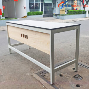 Bàn Làm Việc 1M8x70CM Cũ Thiết Kế Đơn Giản