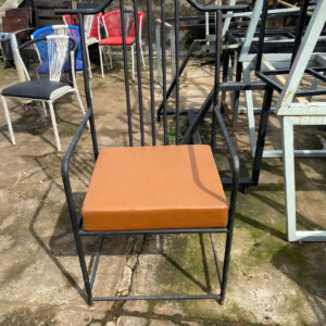 z5978652464680_0769d51aafd4eb8d70f8c9183c09c592-300x300 Xả Kho Bàn Ghế 50k - 150k