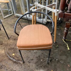 z5978655424550_7b1aa6226c435433027cec52b7427e35-300x300 Xả Kho Bàn Ghế 50k - 150k