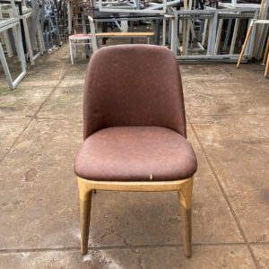 z5992486831424_3218158545521d07997c2c59e971f84a-300x300 Xả Kho Bàn Ghế 50k - 150k