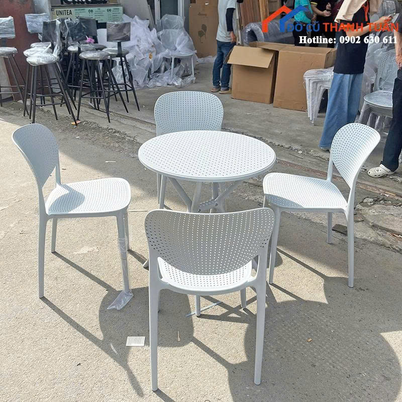 z6899516618720_04e9867b5ec5002f203f3a0f63940d71 Bộ Bàn Ghế Cafe Nhựa Đúc Hiện Đại Mới 99% (Nhiều Màu)