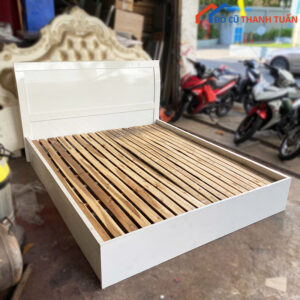 Giường Ngủ 1M6 Cũ Màu Trắng Hiện Đại