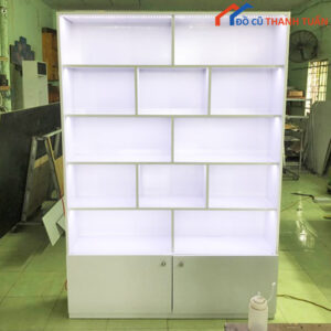 Thanh Lý Kệ Trưng Bày Trắng Có Đèn Led Mới 99%