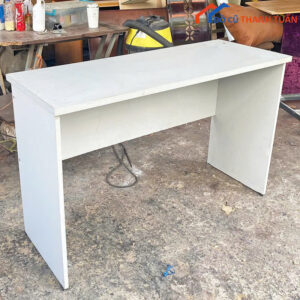 ban-lam-viec-cu-10-1-300x300 Tổng Hợp 15+ Mẫu Bàn Làm Việc Gỗ Không Hộc Cũ Sẵn Tại Kho