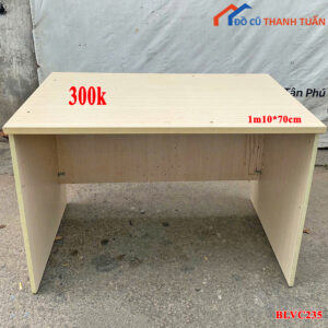 ban-lam-viec-cu-14-1-300x300 Tổng Hợp 15+ Mẫu Bàn Làm Việc Gỗ Không Hộc Cũ Sẵn Tại Kho