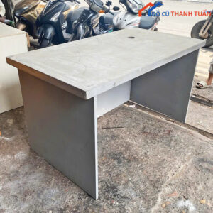 ban-lam-viec-cu-2-1-300x300 Tổng Hợp 15+ Mẫu Bàn Làm Việc Gỗ Không Hộc Cũ Sẵn Tại Kho