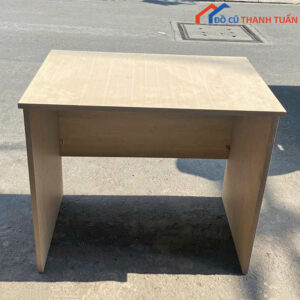 ban-lam-viec-cu-3-1-300x300 Tổng Hợp 15+ Mẫu Bàn Làm Việc Gỗ Không Hộc Cũ Sẵn Tại Kho
