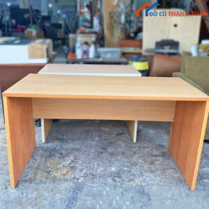 ban-lam-viec-cu-6-1-300x300 Tổng Hợp 15+ Mẫu Bàn Làm Việc Gỗ Không Hộc Cũ Sẵn Tại Kho