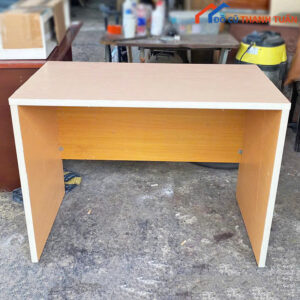 ban-lam-viec-cu-7-1-300x300 Tổng Hợp 15+ Mẫu Bàn Làm Việc Gỗ Không Hộc Cũ Sẵn Tại Kho