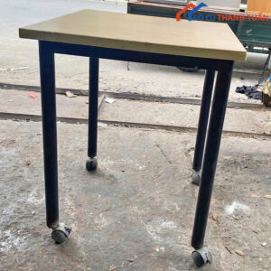 Bàn Cũ Nhỏ Gọn Có Bánh Xe Di Động Giá Rẻ
