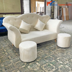 Thanh Lý Sofa Màu Trắng Dáng Cổ Điển Mới 99%