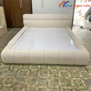 Thanh Lý Giường Bánh Mì Bọc Nhung Mới 99%